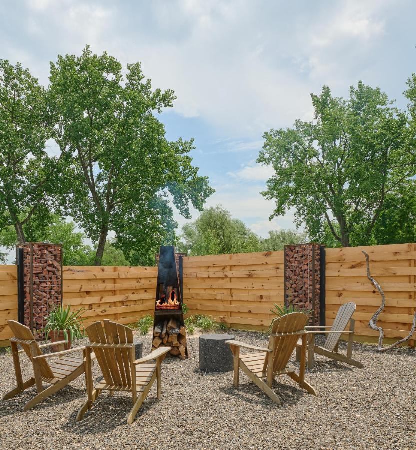 Hutton Brickyards Riverfront Hotel & Venue Кингстън Екстериор снимка