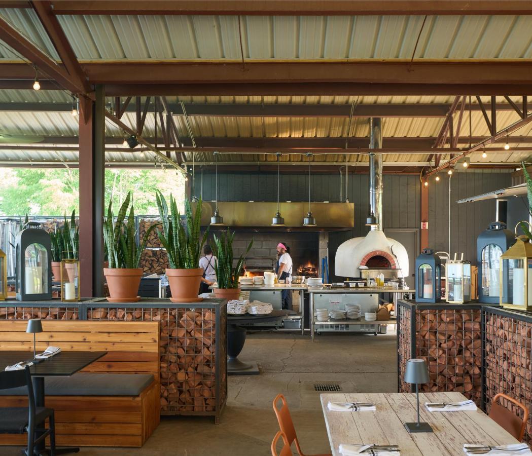 Hutton Brickyards Riverfront Hotel & Venue Кингстън Екстериор снимка